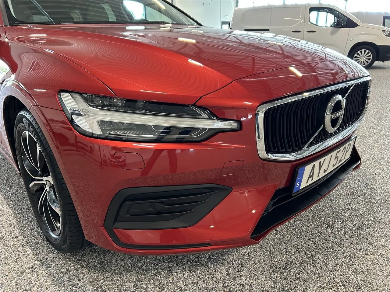 Vehicle image 5