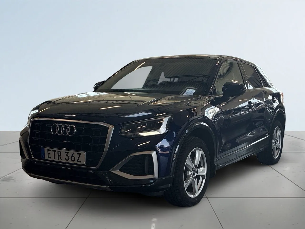 Vehicle image 15