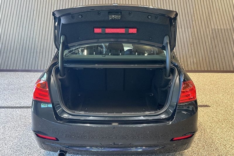 BMW 320 bild 8