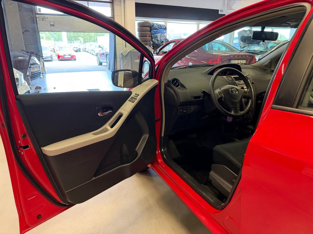Vehicle image 7