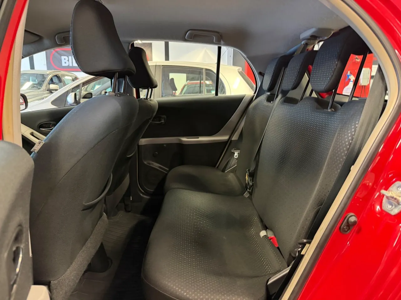 Vehicle image 25