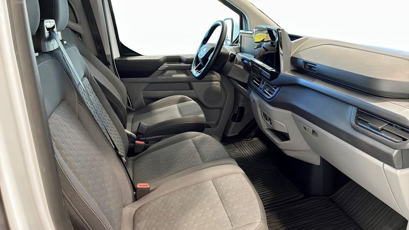 Ford Tourneo Custom bild 3
