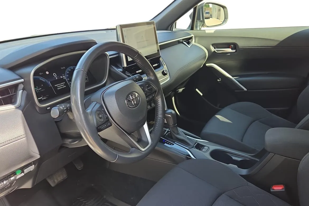 Vehicle image 10