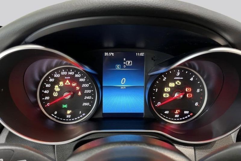 Mercedes GLC220 bild 10