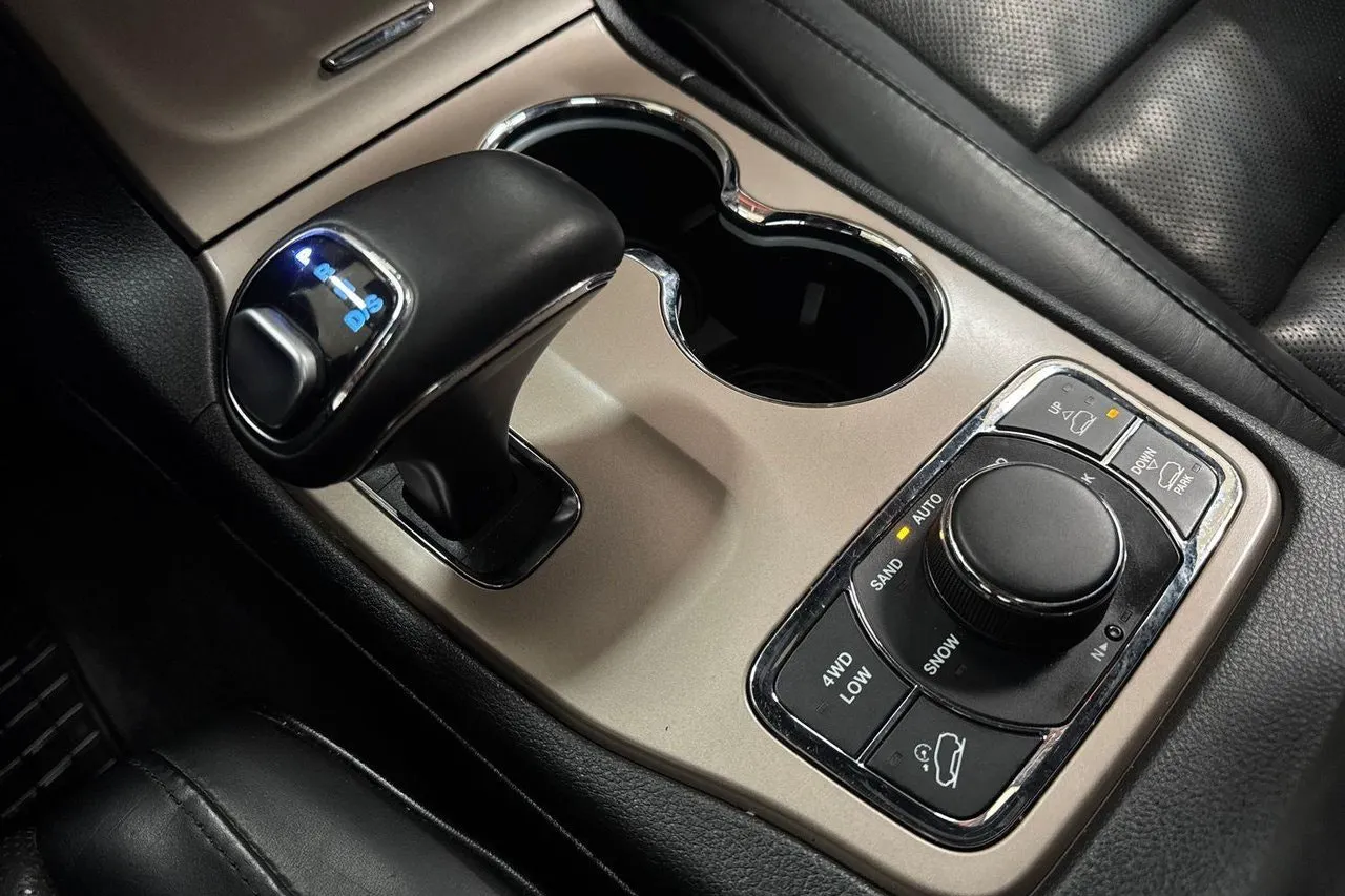 Vehicle image 18