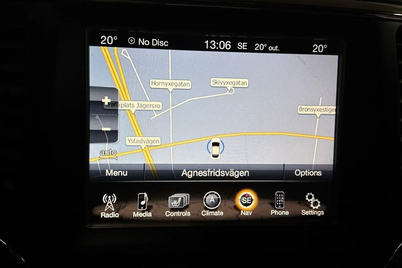 Vehicle image 16