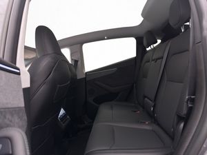 Tesla Model Y bild 19