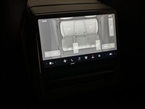 Tesla Model Y bild 31