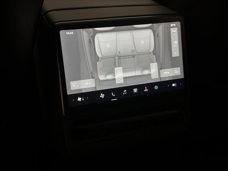 Tesla Model Y bild 31
