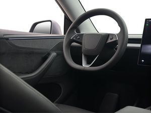 Tesla Model Y bild 16