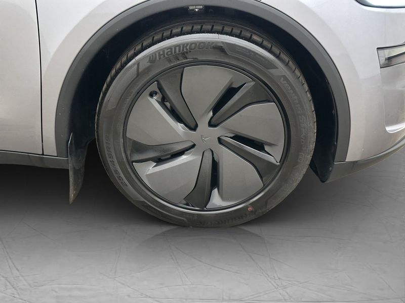 Tesla Model Y bild 37