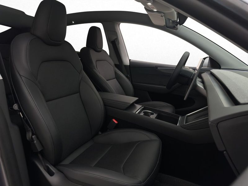 Tesla Model Y bild 18