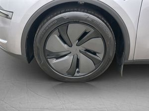Tesla Model Y bild 34