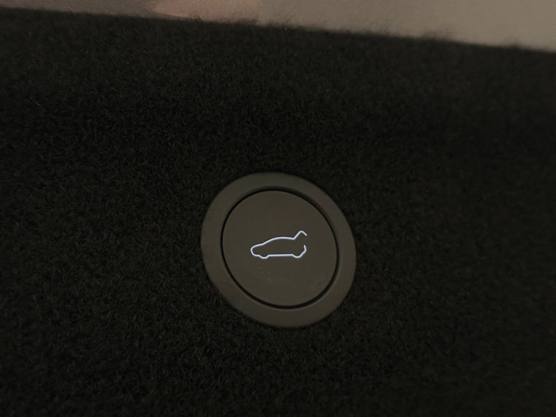 Tesla Model Y bild 11