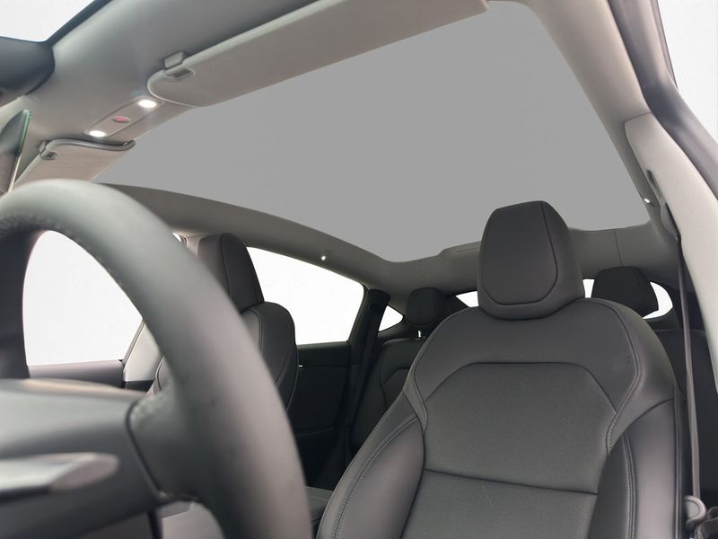 Tesla Model Y bild 13