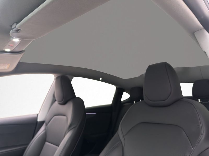 Tesla Model Y bild 17