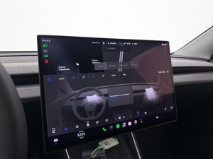 Tesla Model Y bild 25