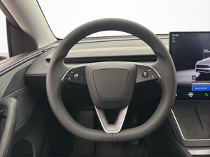 Tesla Model Y bild 15