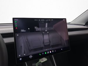 Tesla Model Y bild 26
