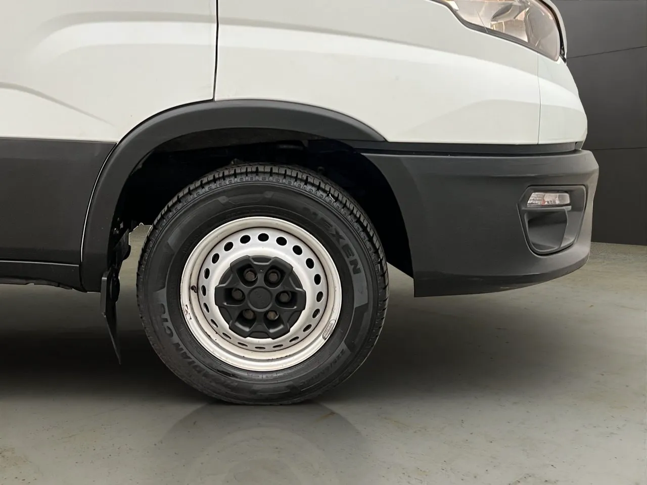 Vehicle image 31