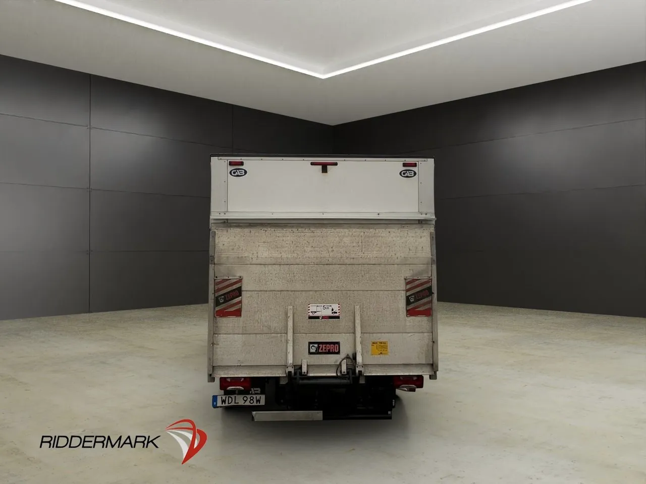 Vehicle image 7