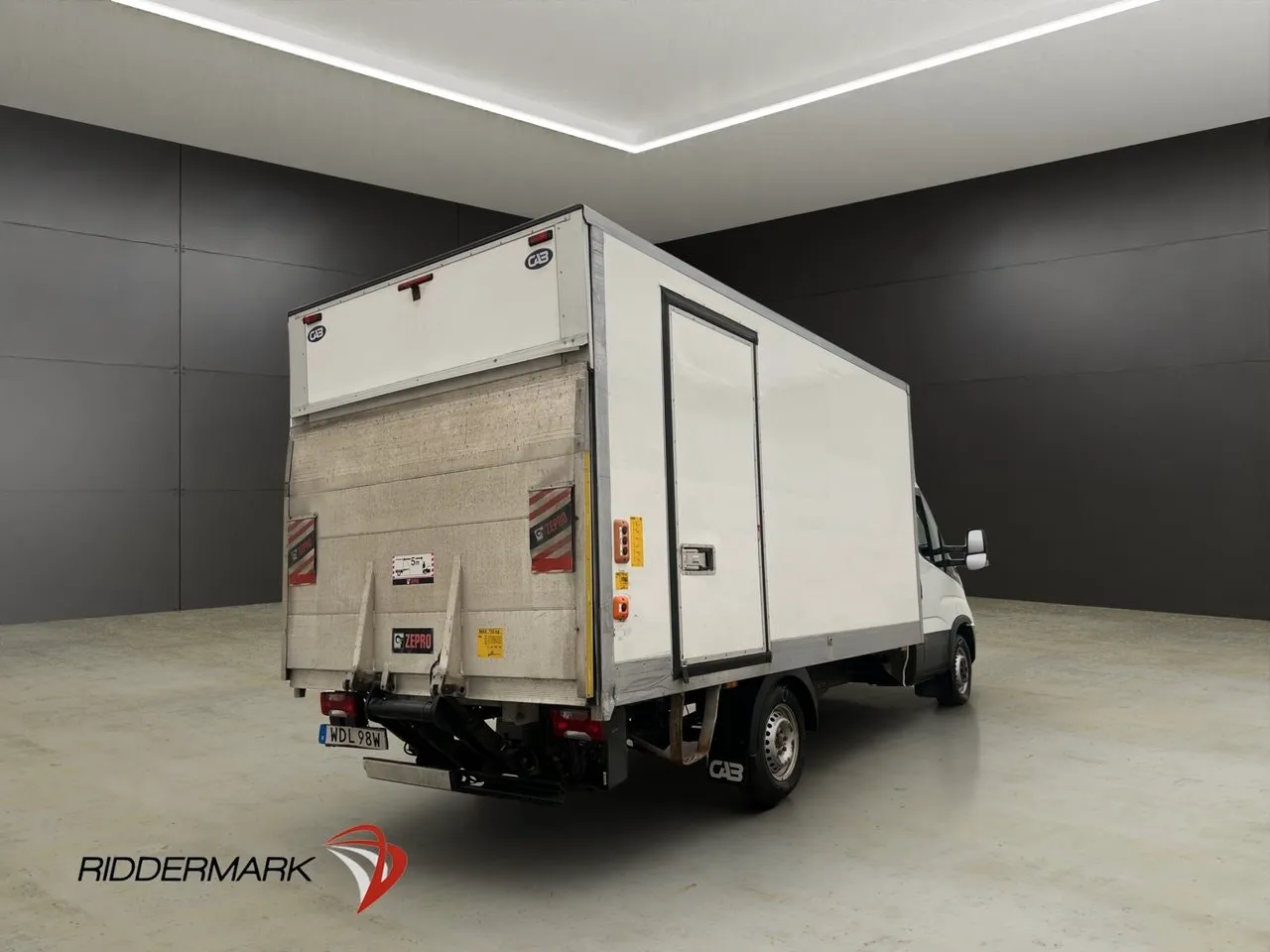 Vehicle image 9