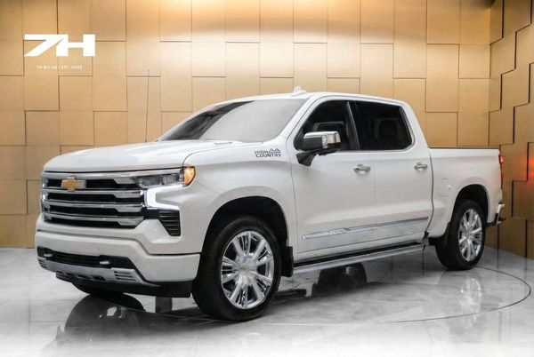 Chevrolet Silverado 1500 Crew Cab / KAMPANJRÄNTA 1,99% / Taklucka / BOSE® - 2026