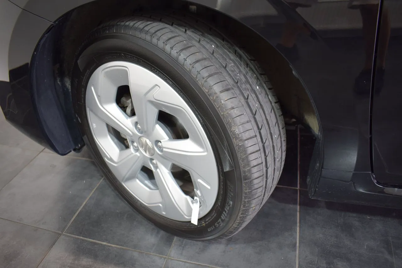 Vehicle image 20