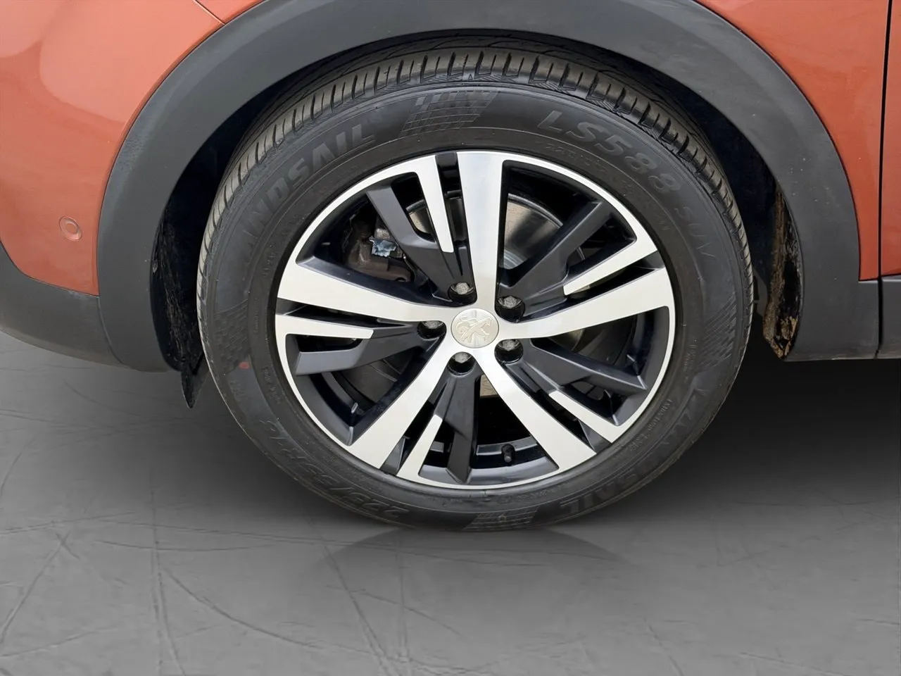 Vehicle image 25