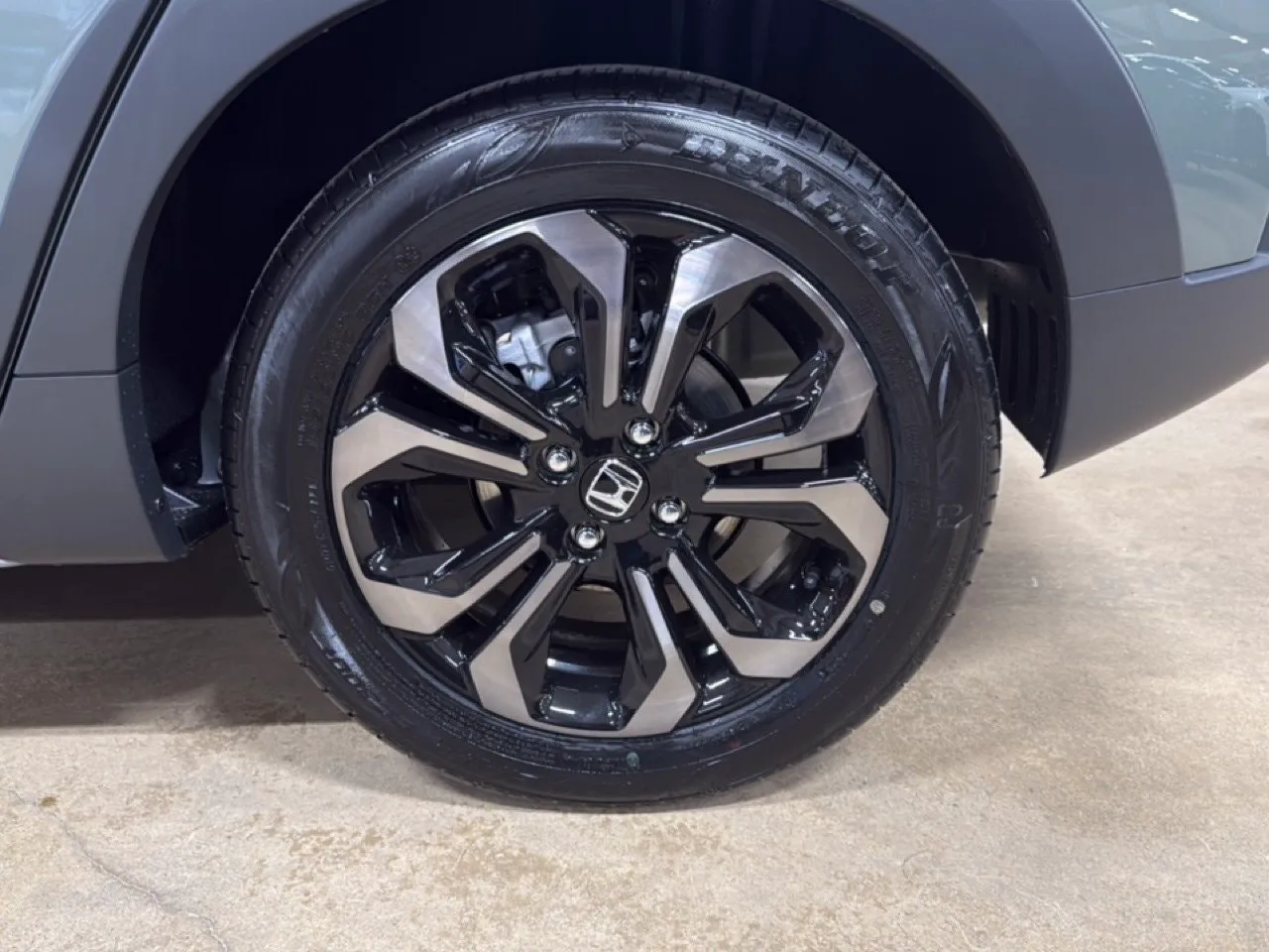 Vehicle image 14