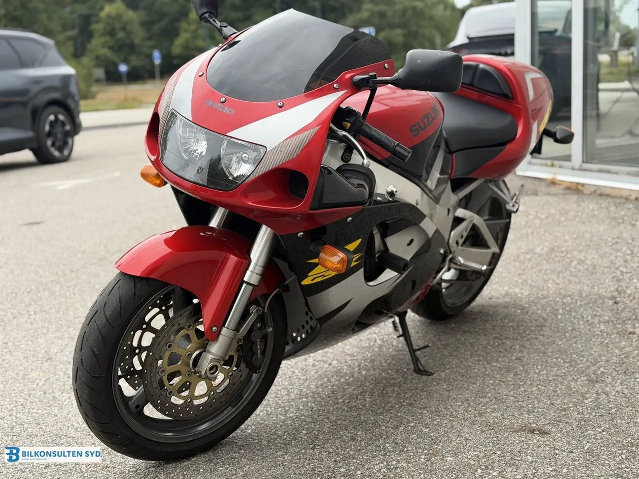 Vehicle image 6