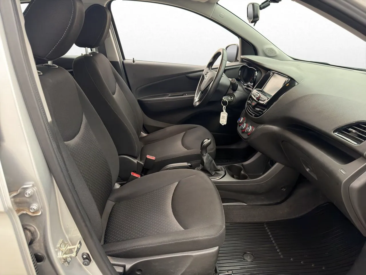Vehicle image 18