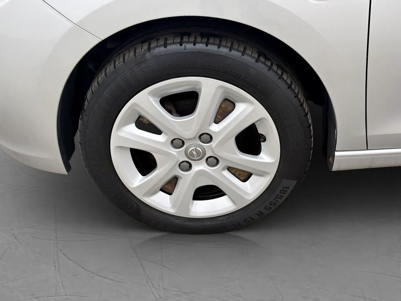 Vehicle image 21