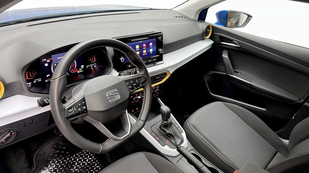 Vehicle image 10