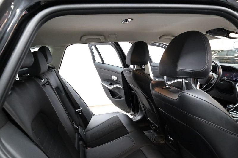 BMW 330 bild 17
