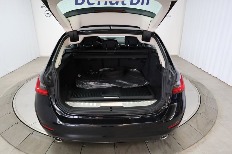 BMW 330 bild 12