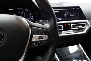 BMW 330 bild 19