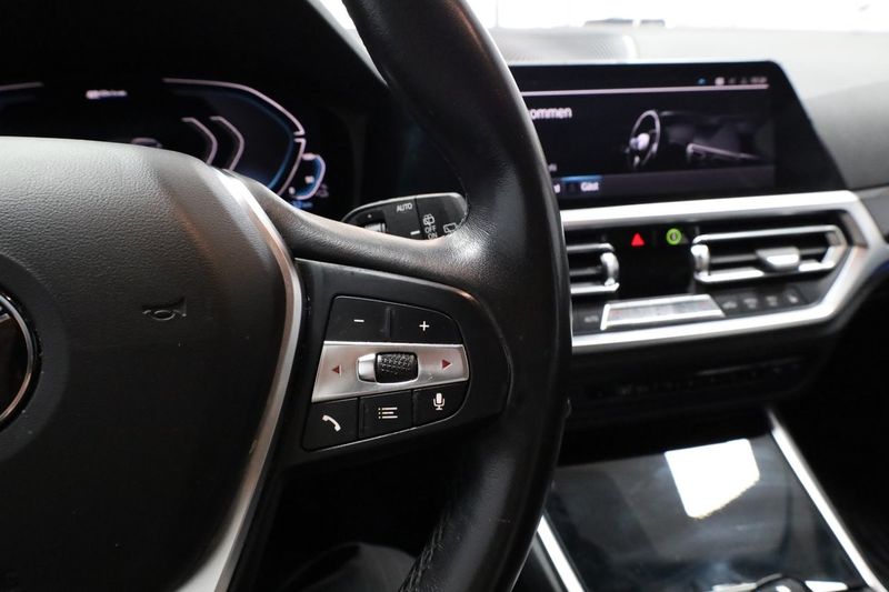 BMW 330 bild 19