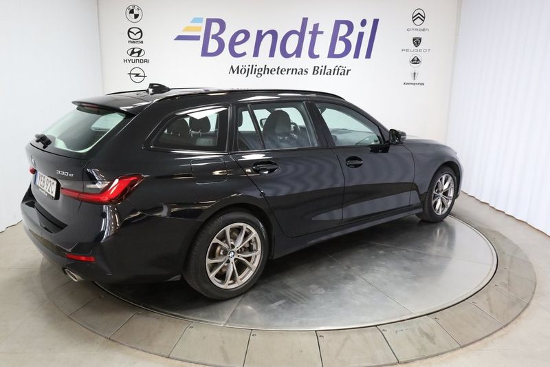 BMW 330 bild 15
