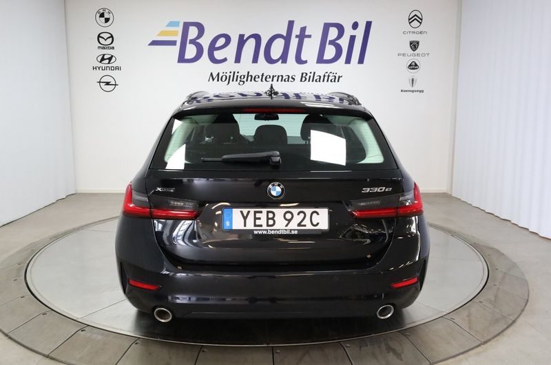BMW 330 bild 10