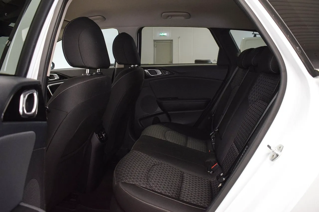 Vehicle image 21