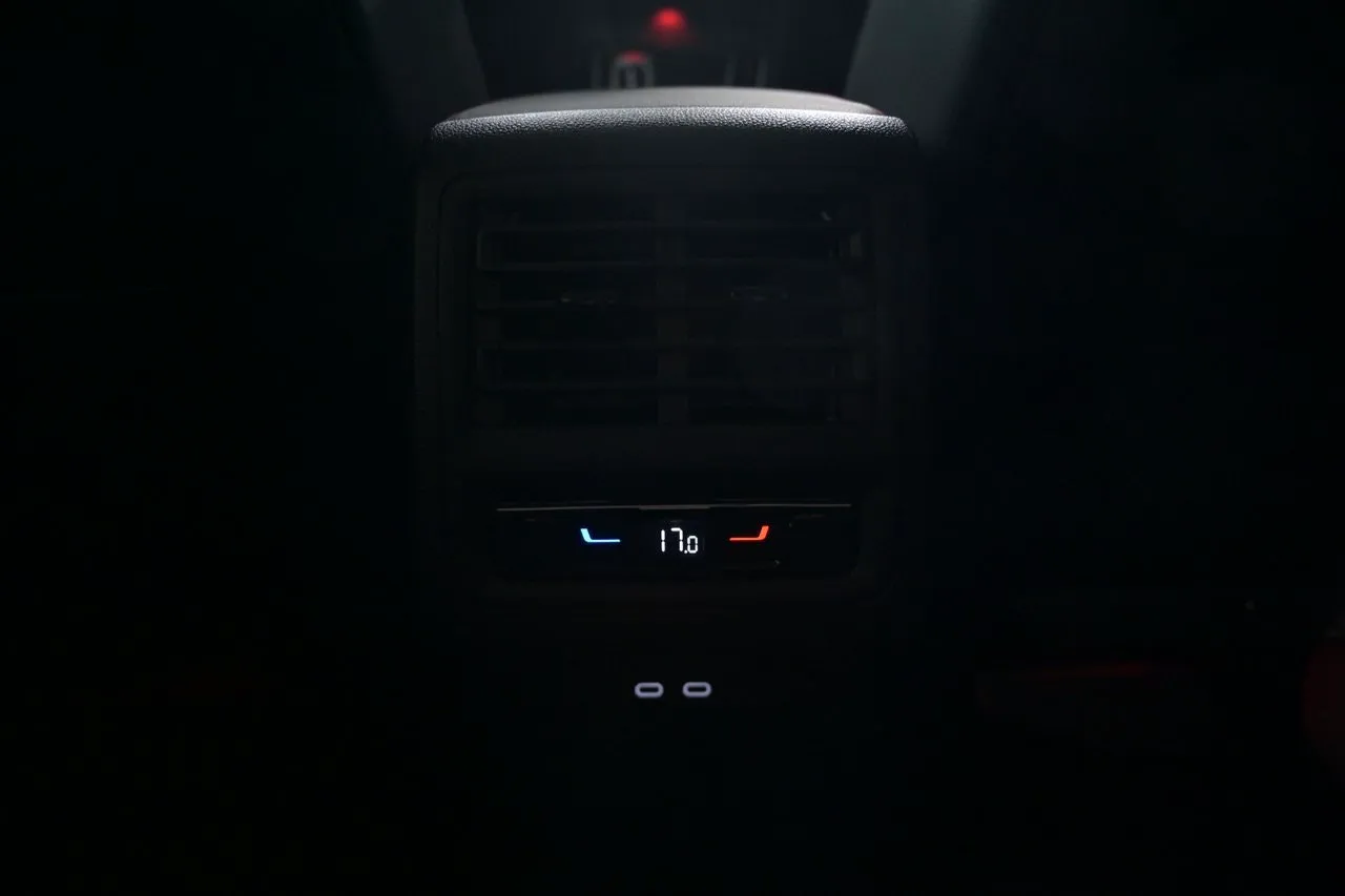 Vehicle image 29