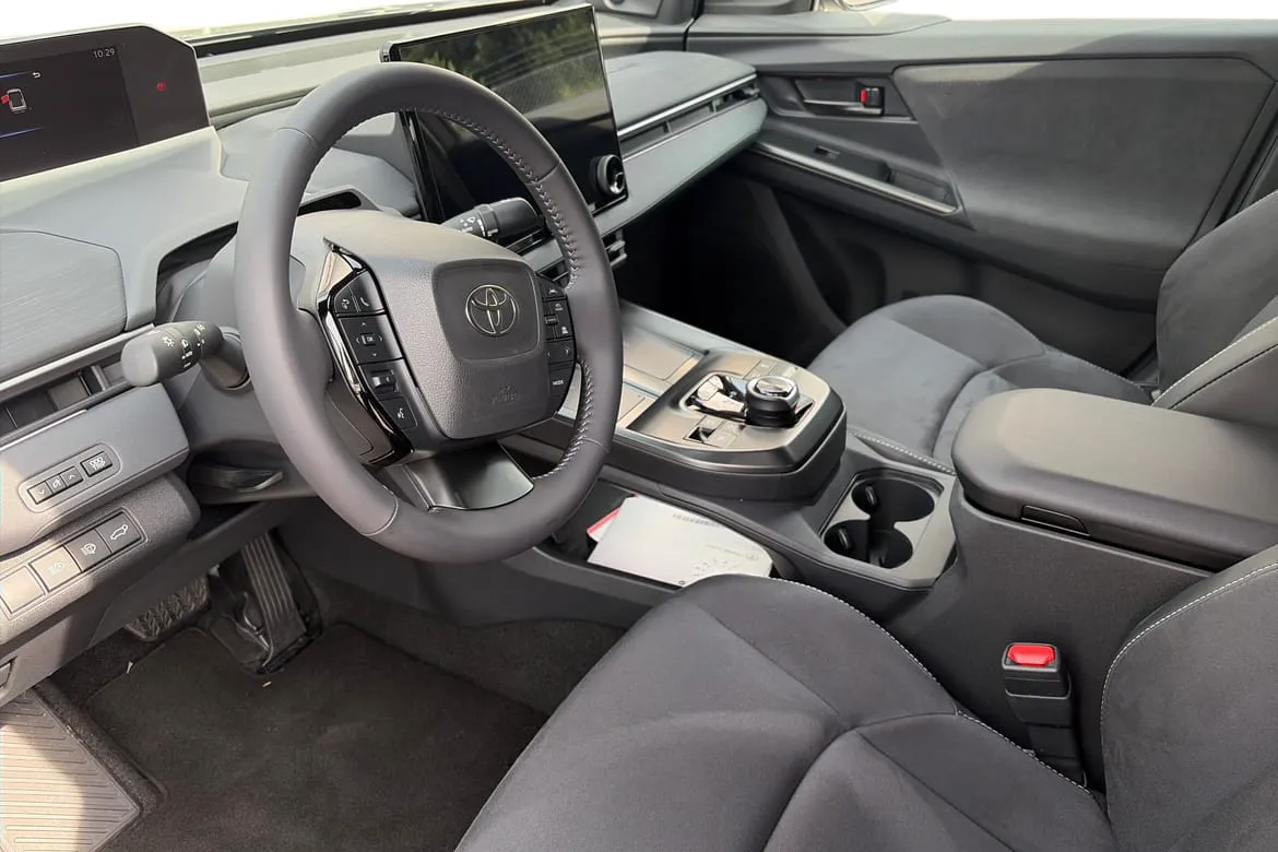 Vehicle image 9