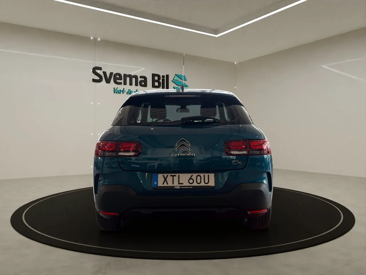 Vehicle image 4