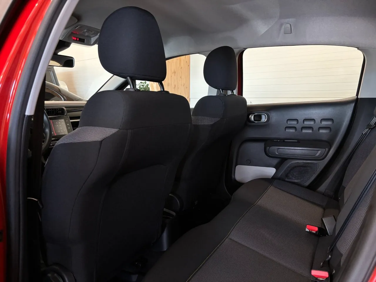 Vehicle image 18