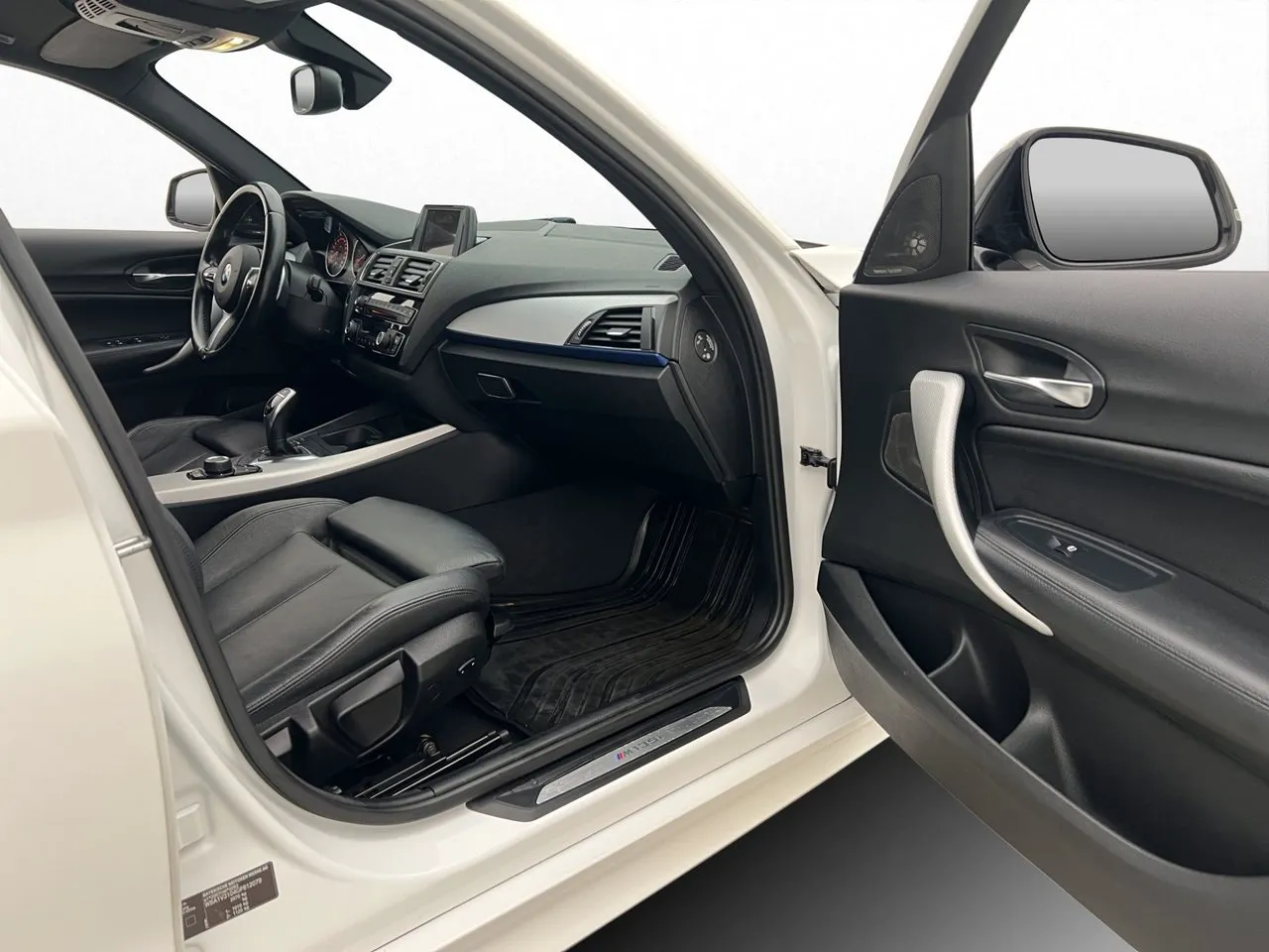Vehicle image 24