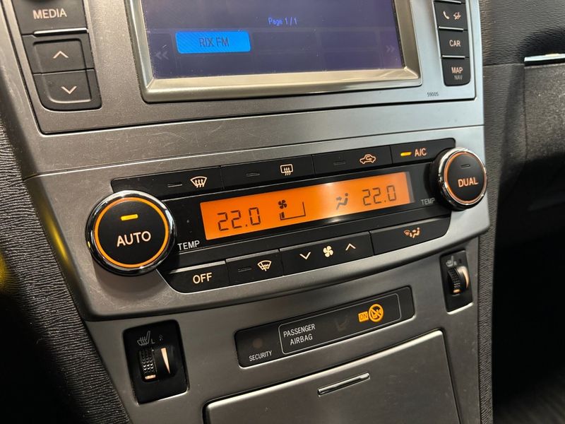 Toyota Avensis bild 16