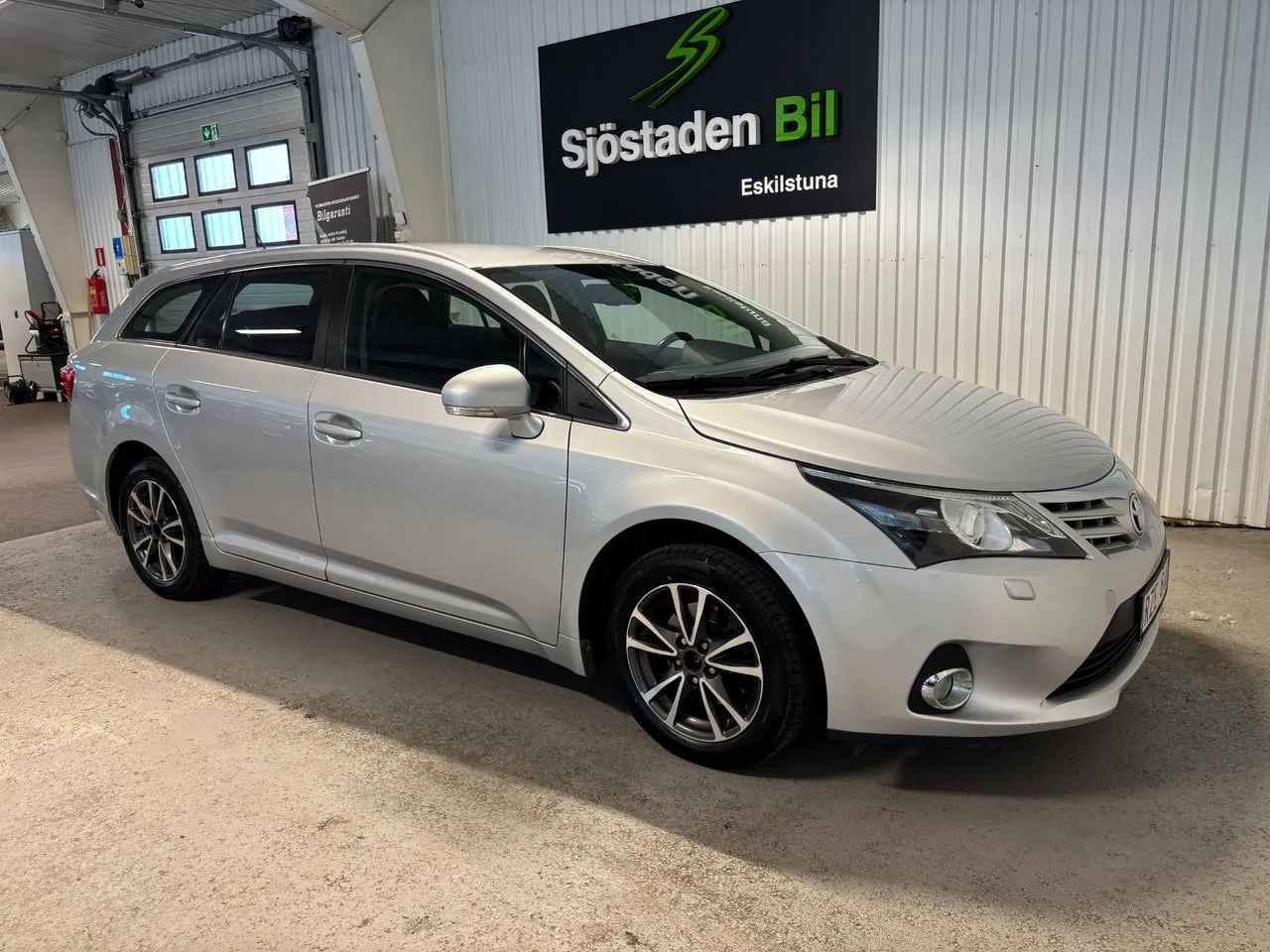 Vehicle image 5