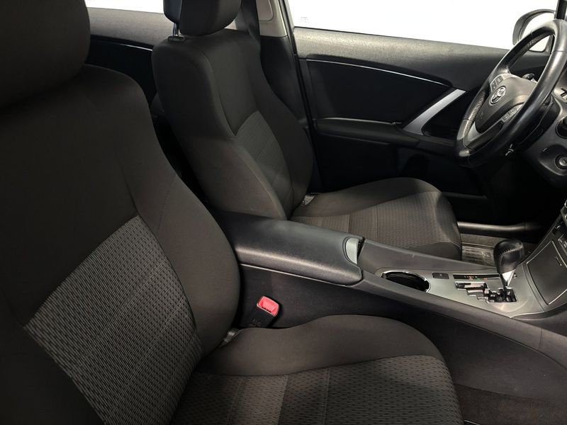 Toyota Avensis bild 9