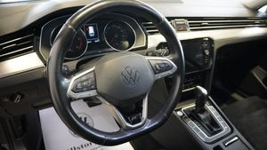 Volkswagen Passat bild 13